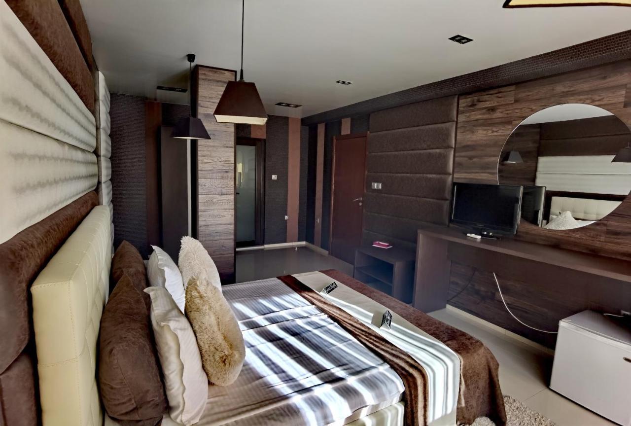Hotel Acktion